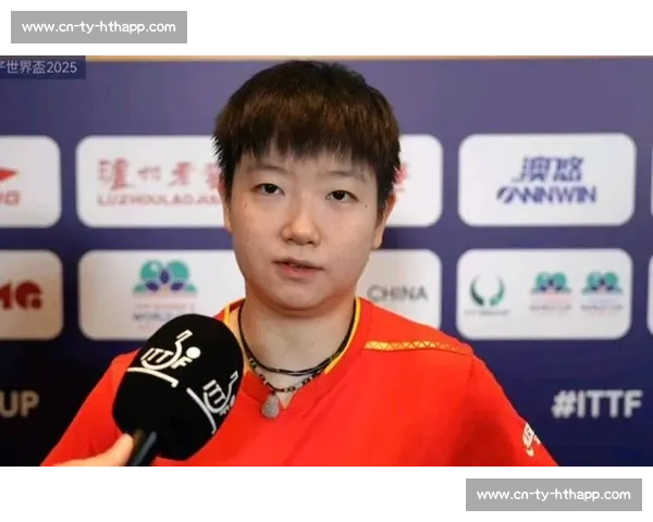 捏脸送礼物引热议！孙颖莎拖鞋骤变暗藏玄机？国乒搭档关系再掀舆论波澜