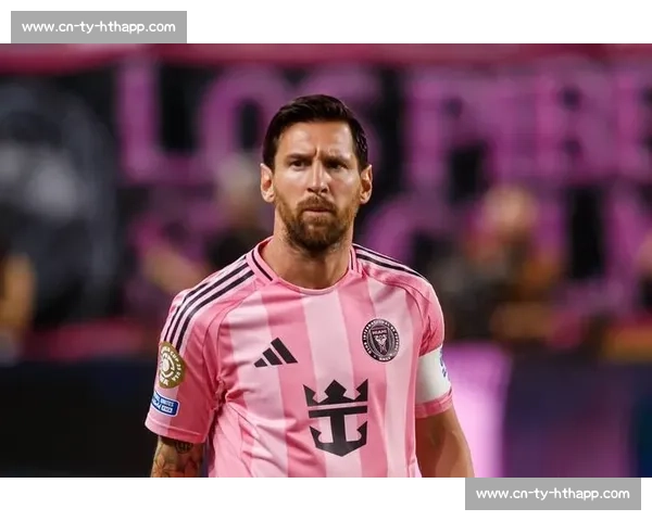 梅西暴怒挥拳维蒂尼亚！世俱杯冲突引爆足坛争议，赛后拥抱上演戏剧性反转