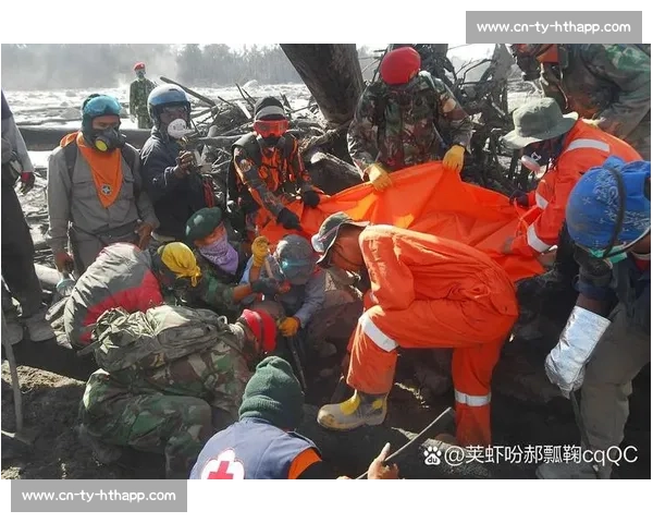 队长别哭!洪水中的生命守护者与雪域高原的护心天使 队长别哭!洪水中的生命守护者与雪域高原的护心天使