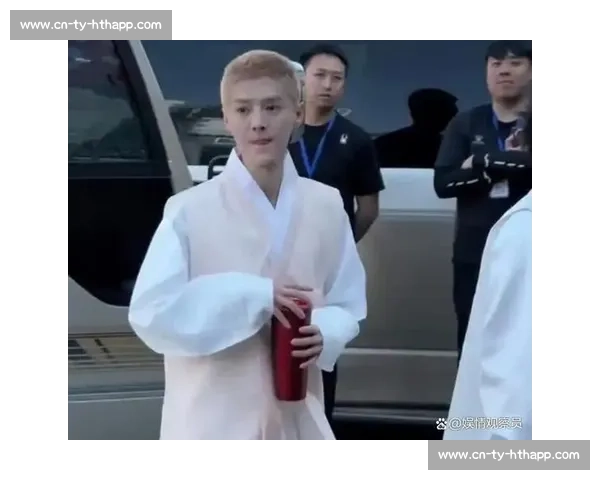 鹿晗的扭帽撩妹法则：小棒球帽的魅力密码